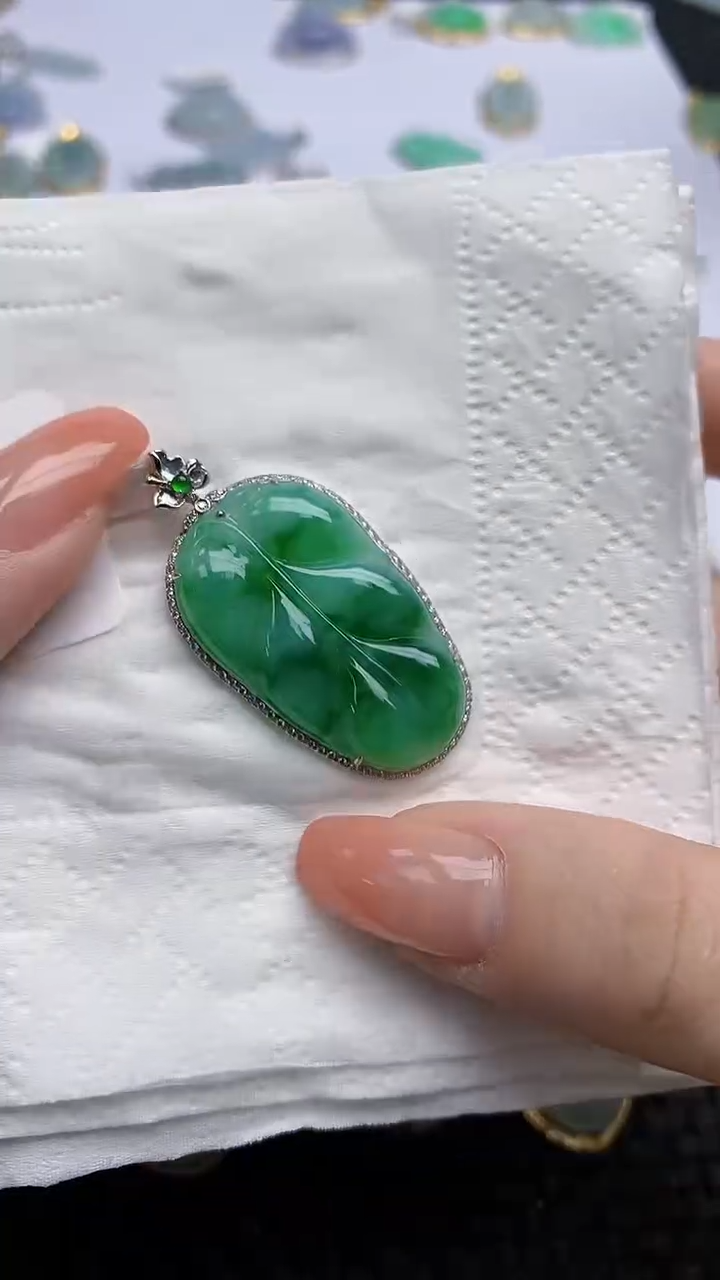 【闪购商品】翡翠颈饰18K金镶嵌天然翡翠A货