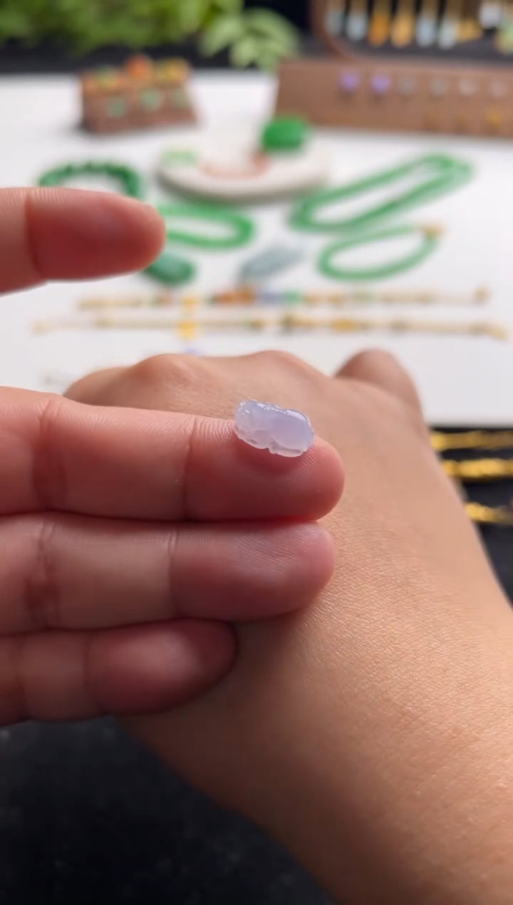 【闪购商品】翡翠裸石未镶嵌780貔貅