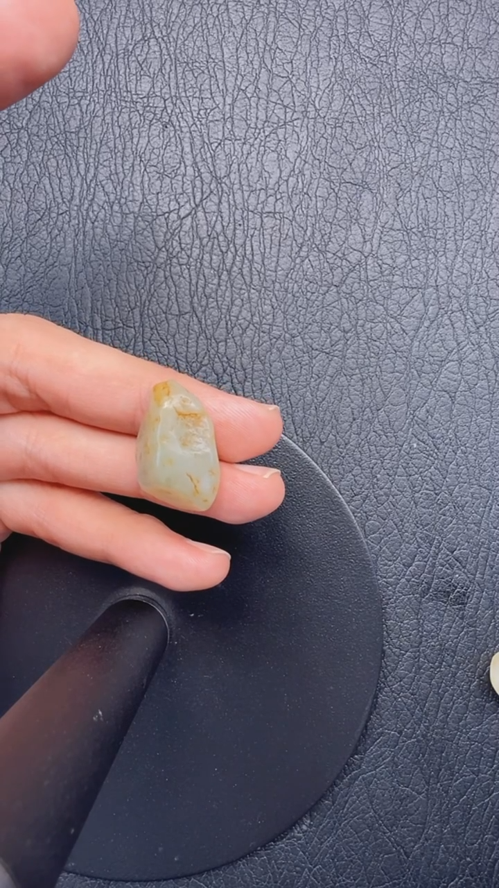 和田玉未镶嵌吊坠(不含链)555