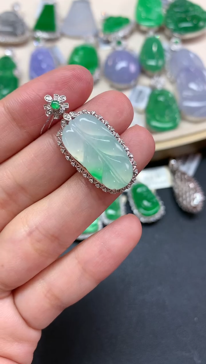 【闪购商品】翡翠吊坠(不含链)18K金镶嵌Q179|5980