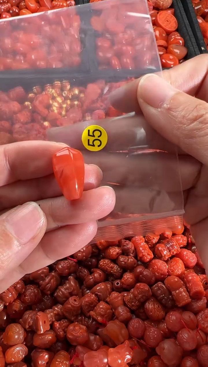 【闪购商品】南红玛瑙颈饰未镶嵌1