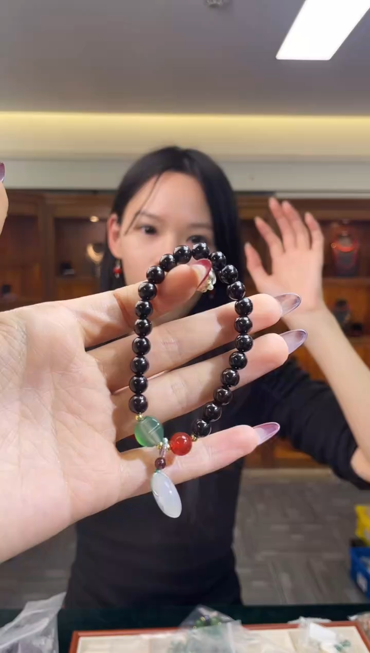 未镶嵌手串石榴石（多样性发一件）