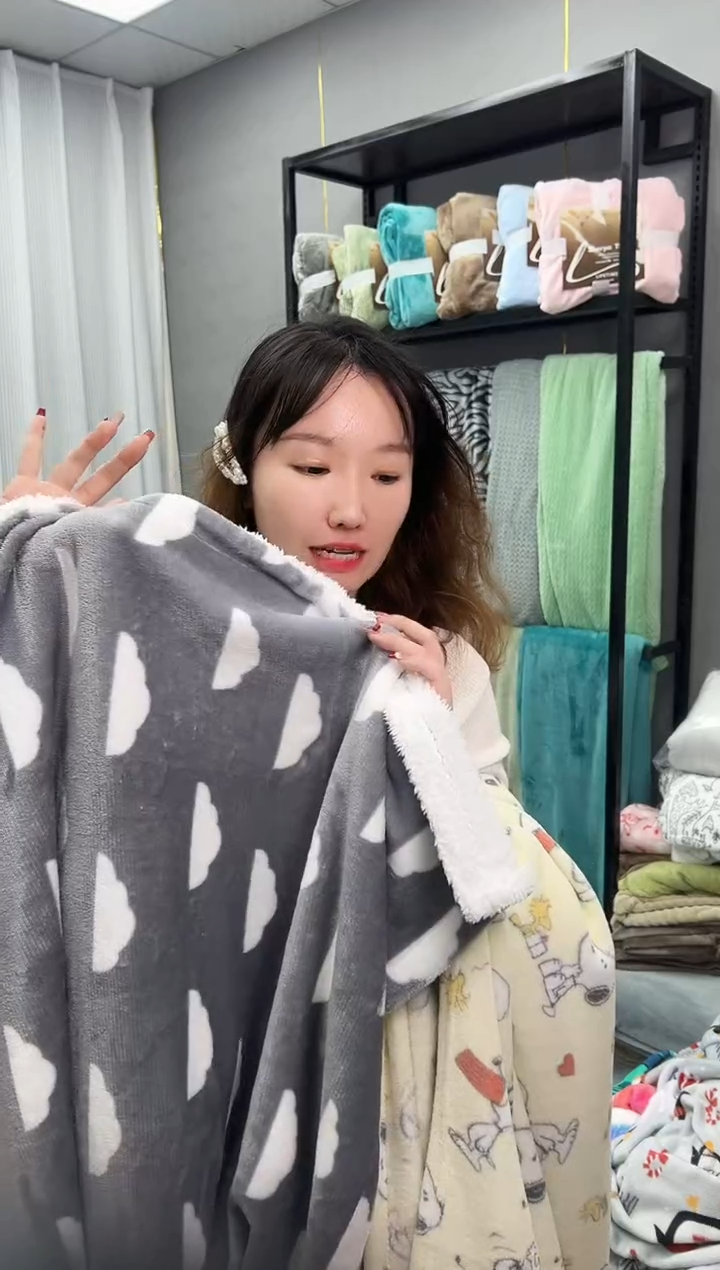 聚酯纤维100x150双层灰色云朵