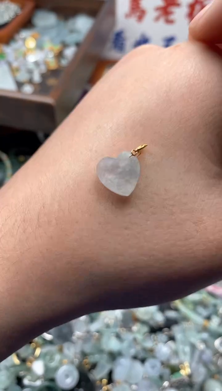 【闪购商品】翡翠颈饰未镶嵌哥哥
