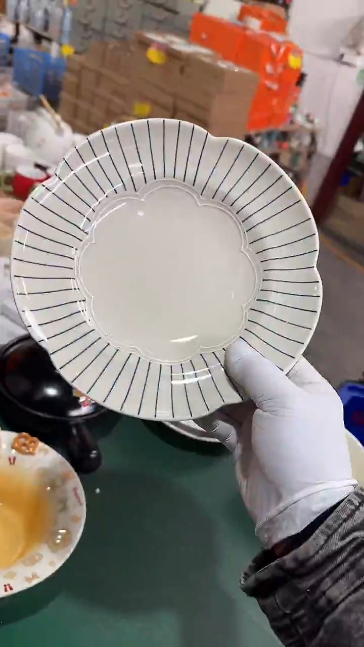 陶瓷高脚花边盘 微瑕凑满20元包邮