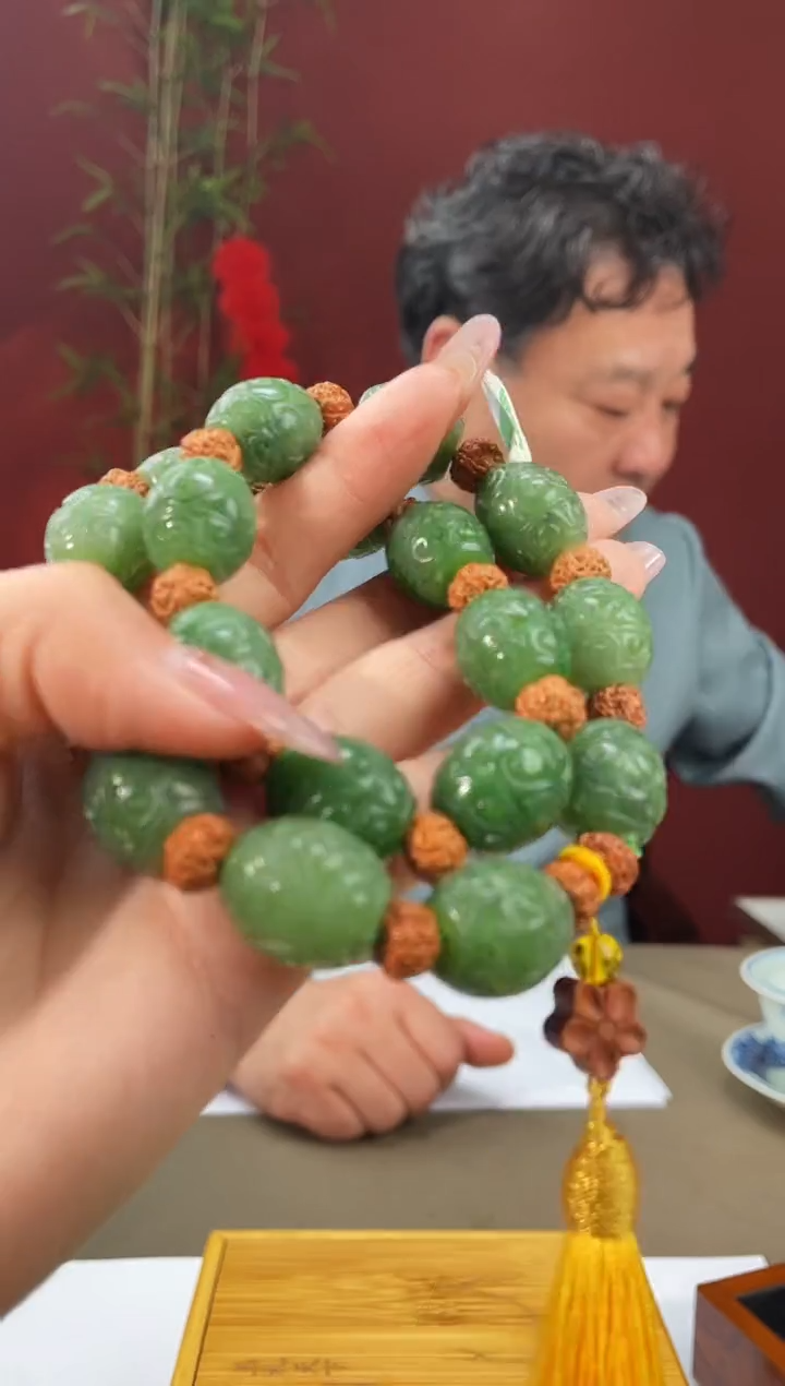 【闪购商品】定制和田玉多样性发货怕一发一 5081