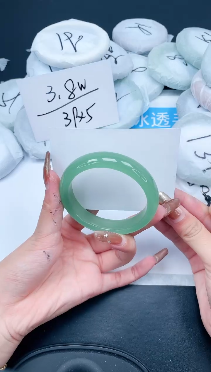 【闪购商品】石英质玉手镯未镶嵌271-57