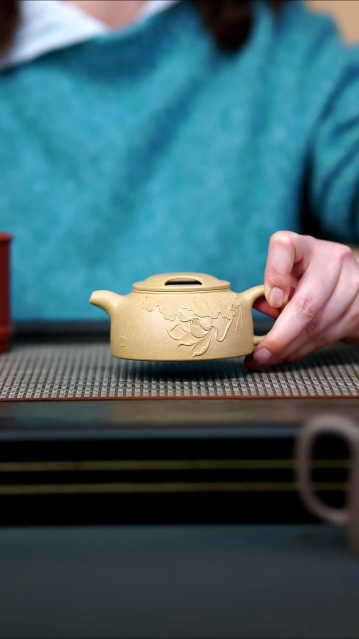 茶壶紫砂半手梨皮本绿本色泥绘牛盖160c