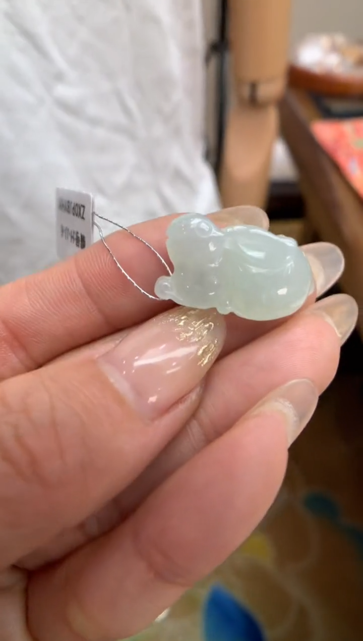 【闪购商品】翡翠颈饰未镶嵌兔兔