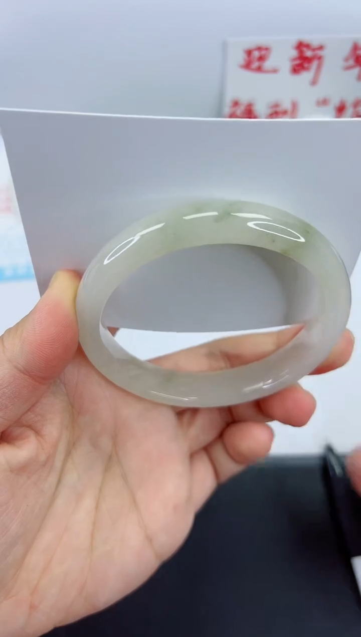 【闪购商品】石英质玉手镯未镶嵌268-62.6