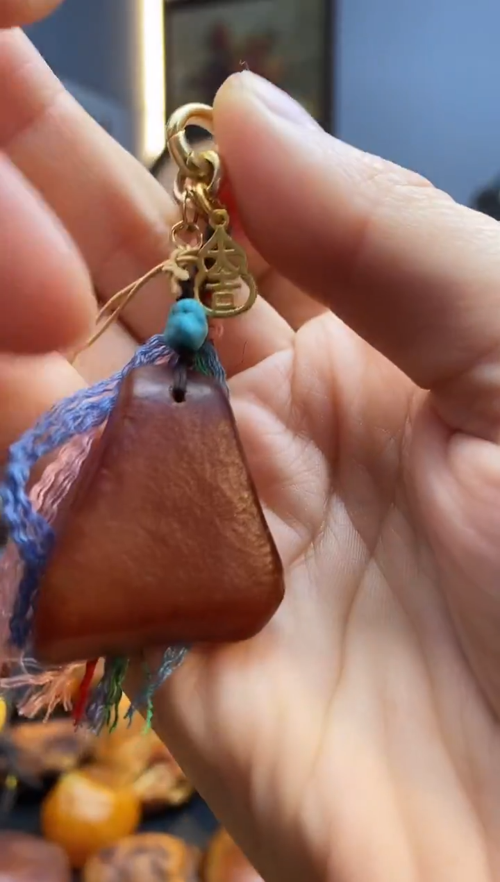 琥珀颈饰未镶嵌挂件