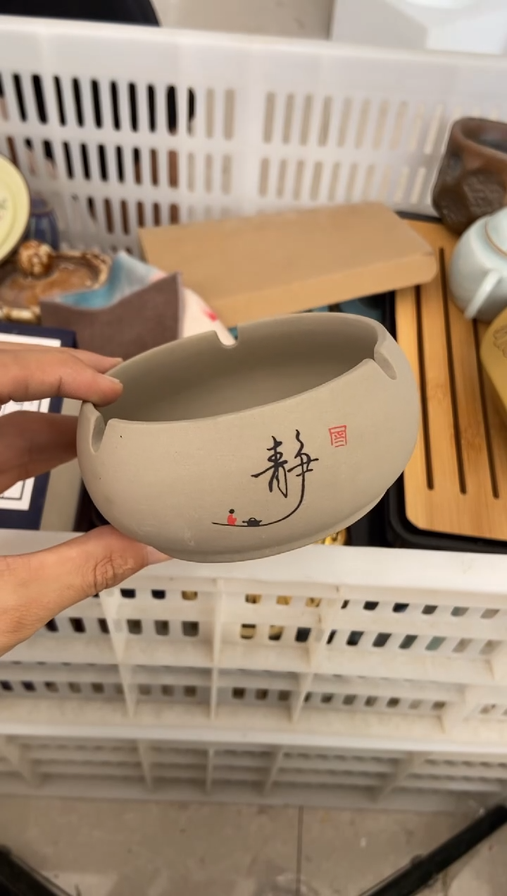 无运费险有瑕疵的摄影的产品有使用过的痕迹有点脏介意勿拍