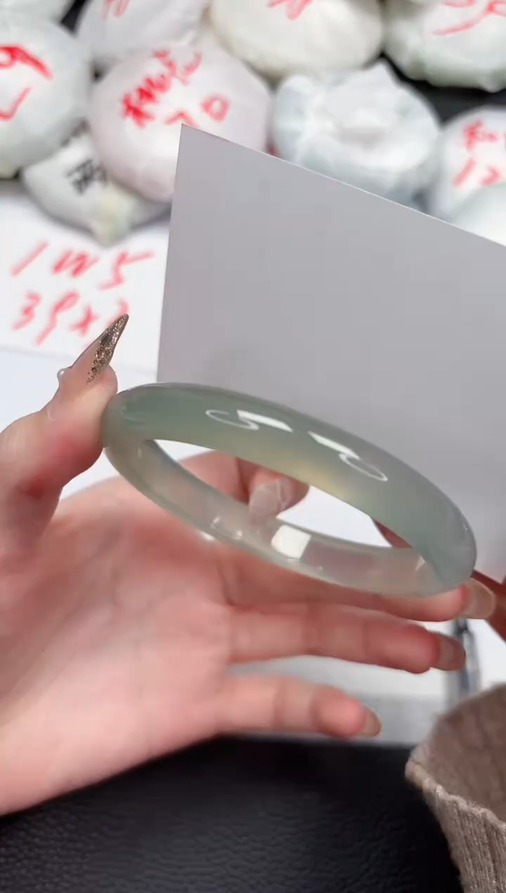 【闪购商品】石英质玉手镯未镶嵌255-60.5