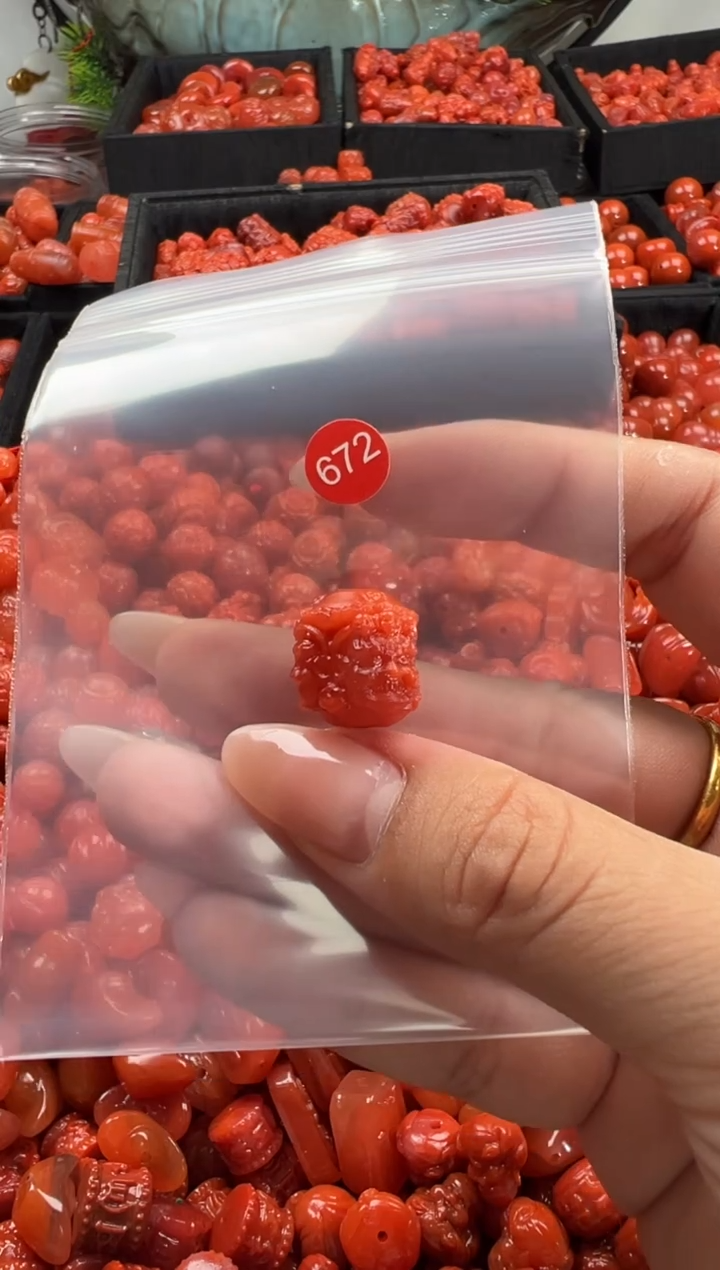 颈饰未镶嵌南红玛瑙1