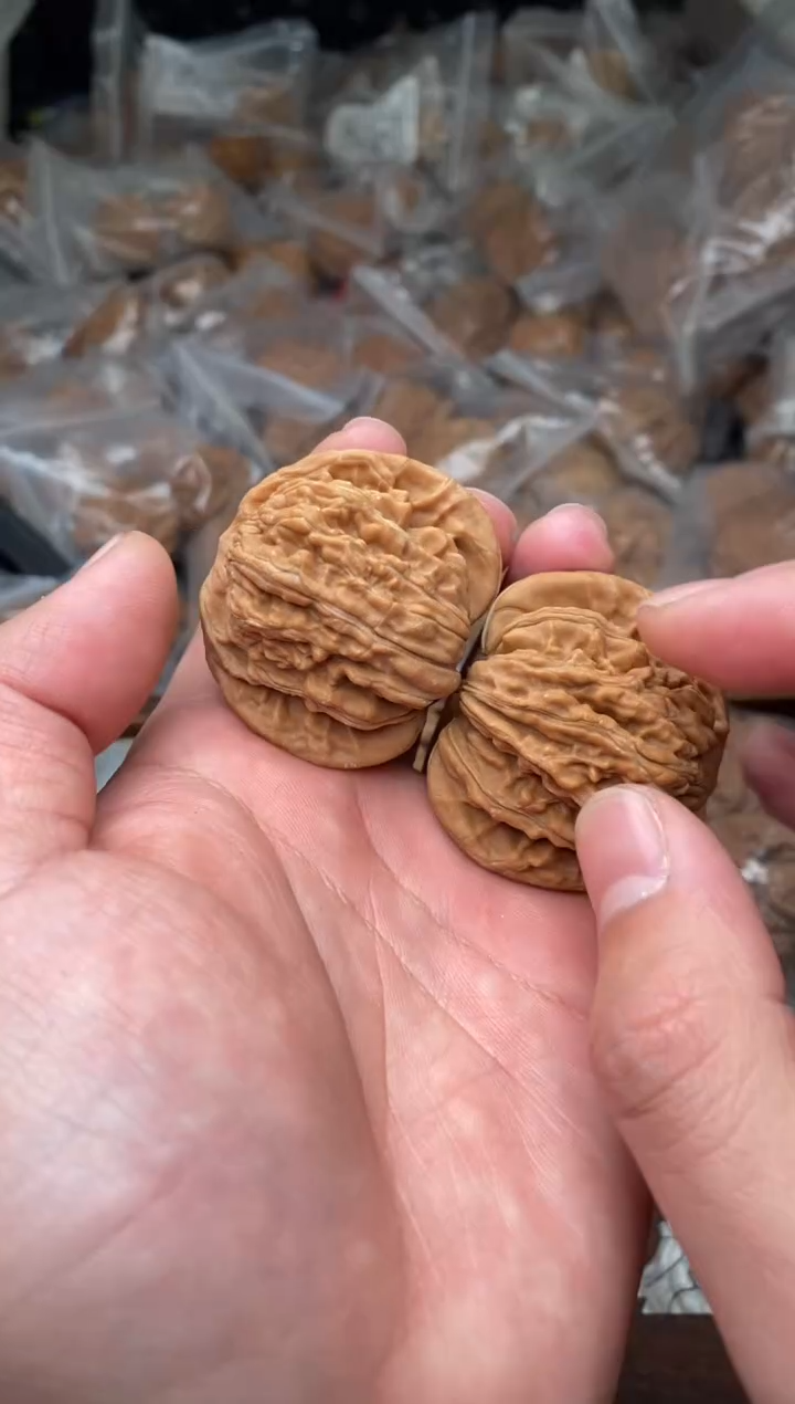 【闪购商品】文玩核桃把件G18号四座楼43尺.团