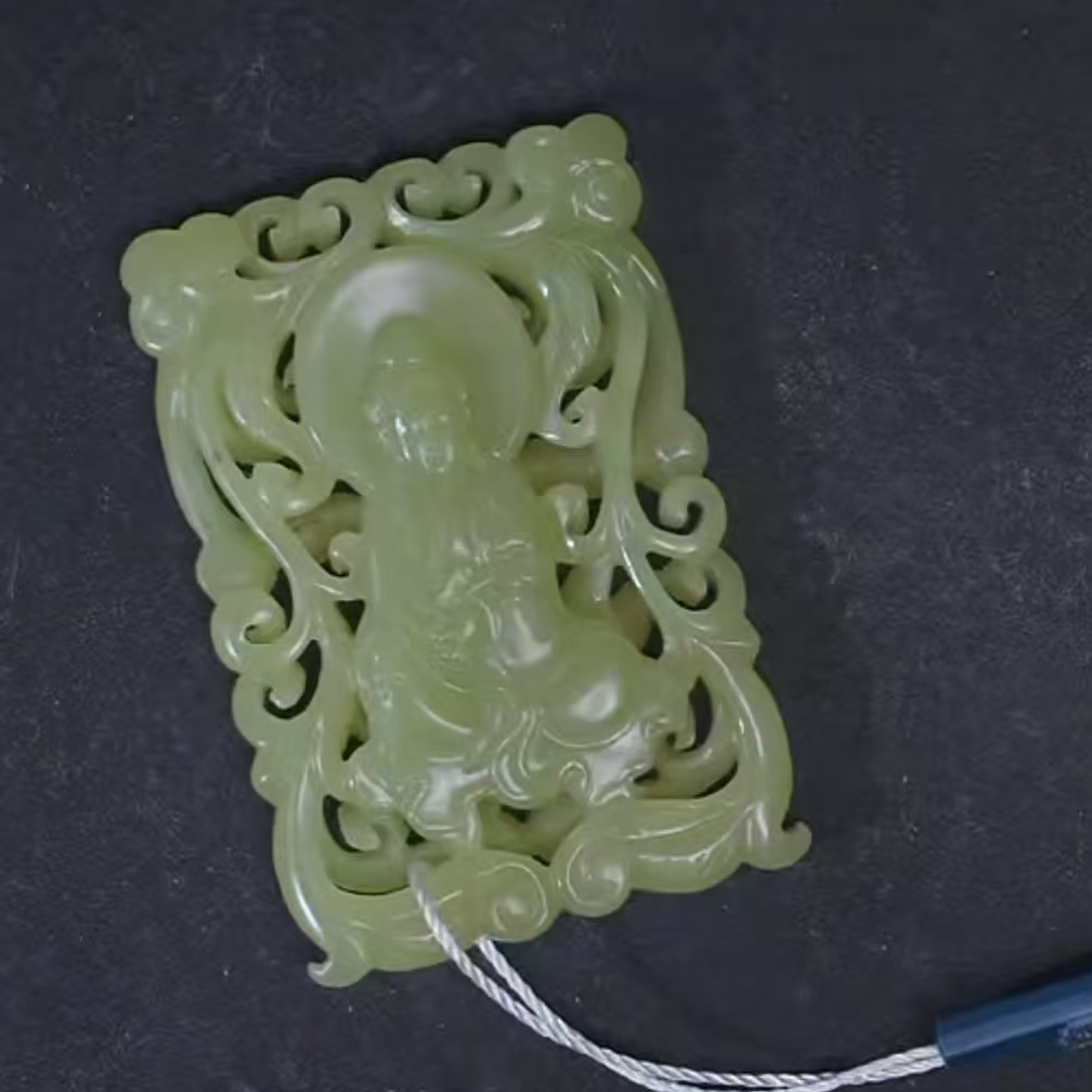 清代和田玉黄玉观音挂件