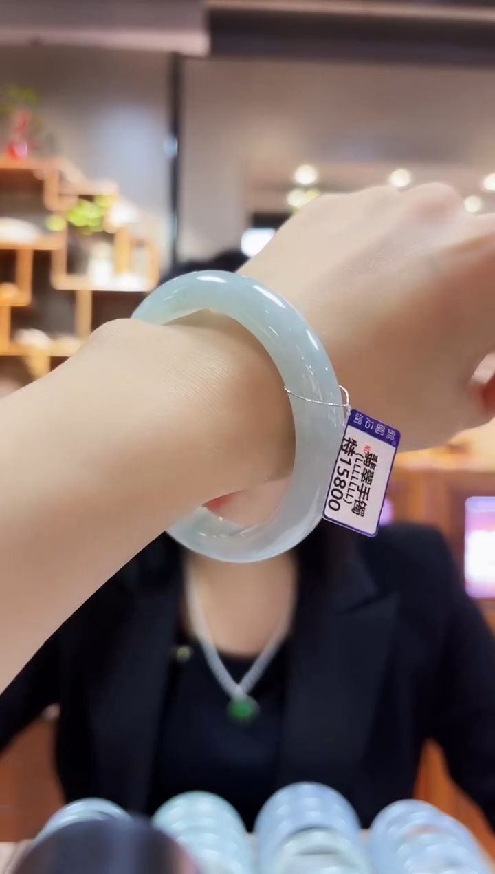 翡翠未镶嵌颈饰手镯56