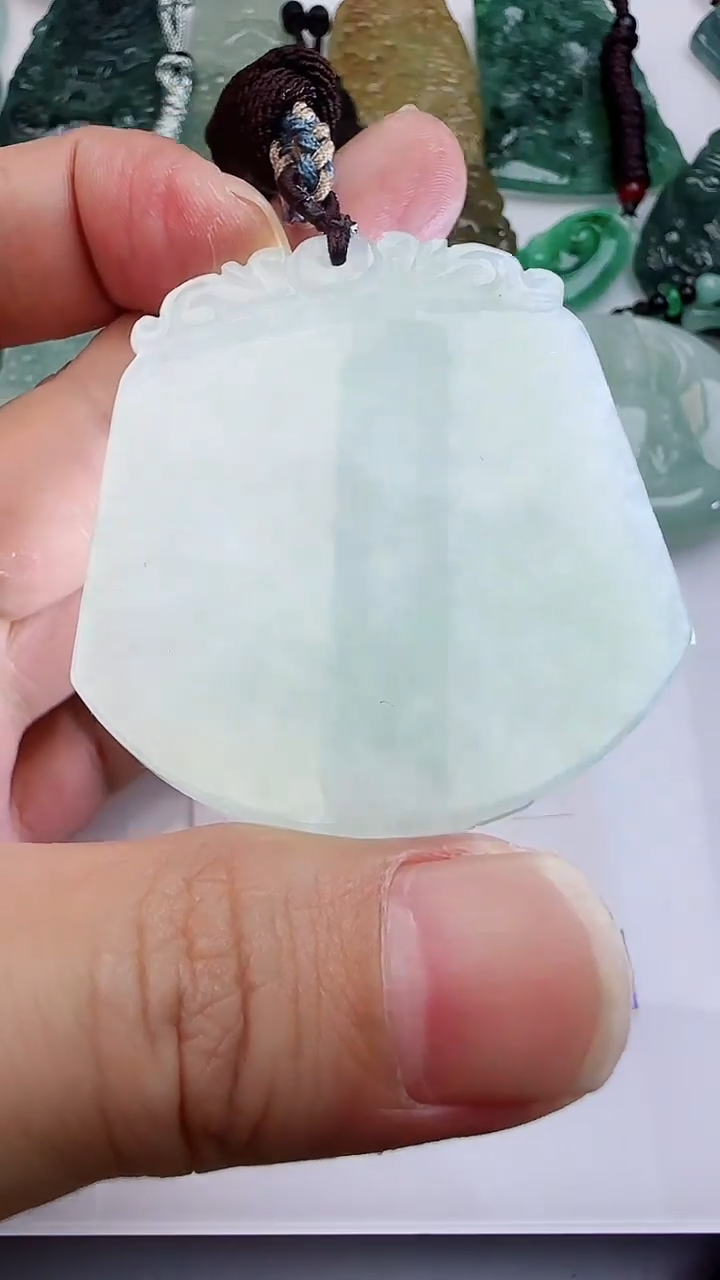 【闪购商品】翡翠颈饰未镶嵌1111111111
