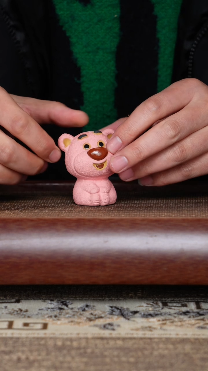 【闪购商品】紫砂茶宠草莓熊茶宠