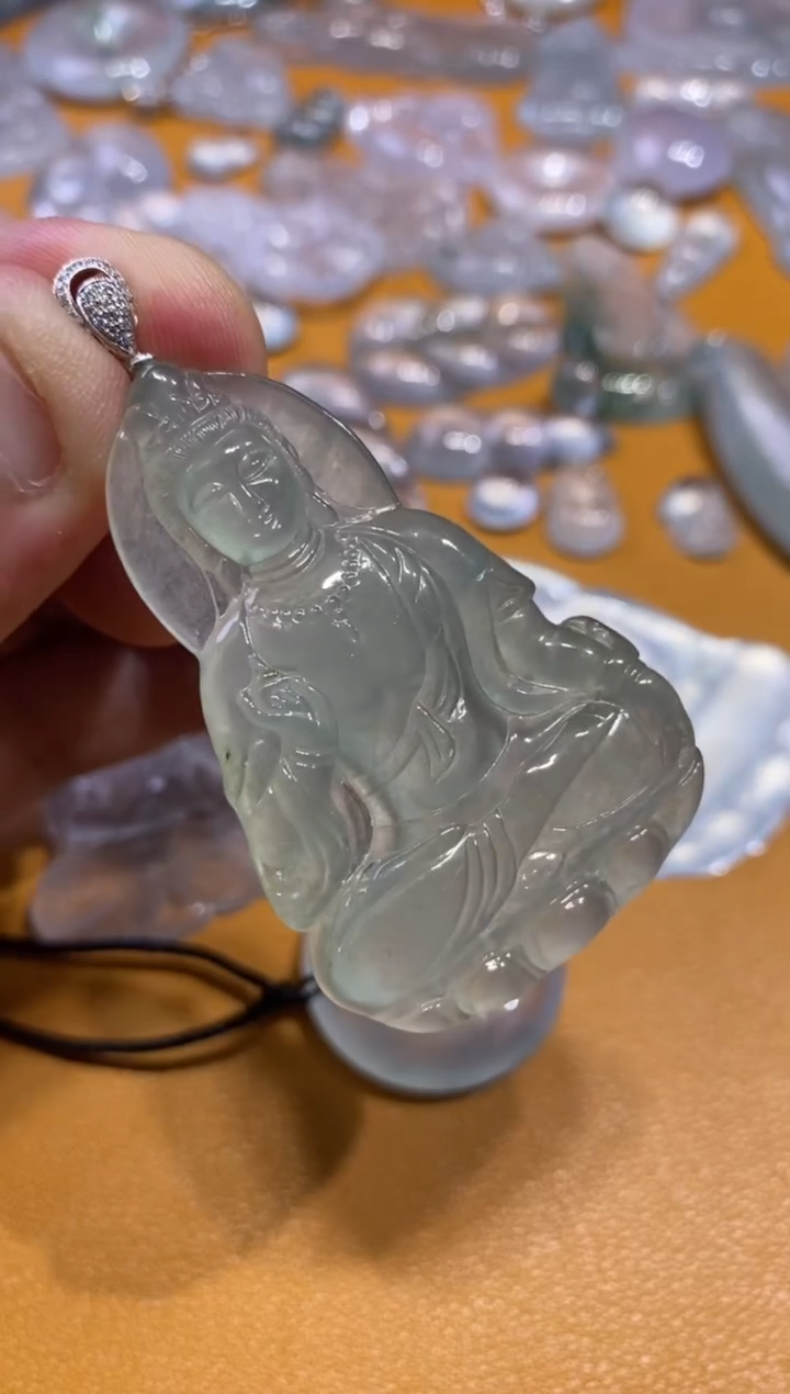 吊坠(不含链)18K金镶嵌翡翠观音3880