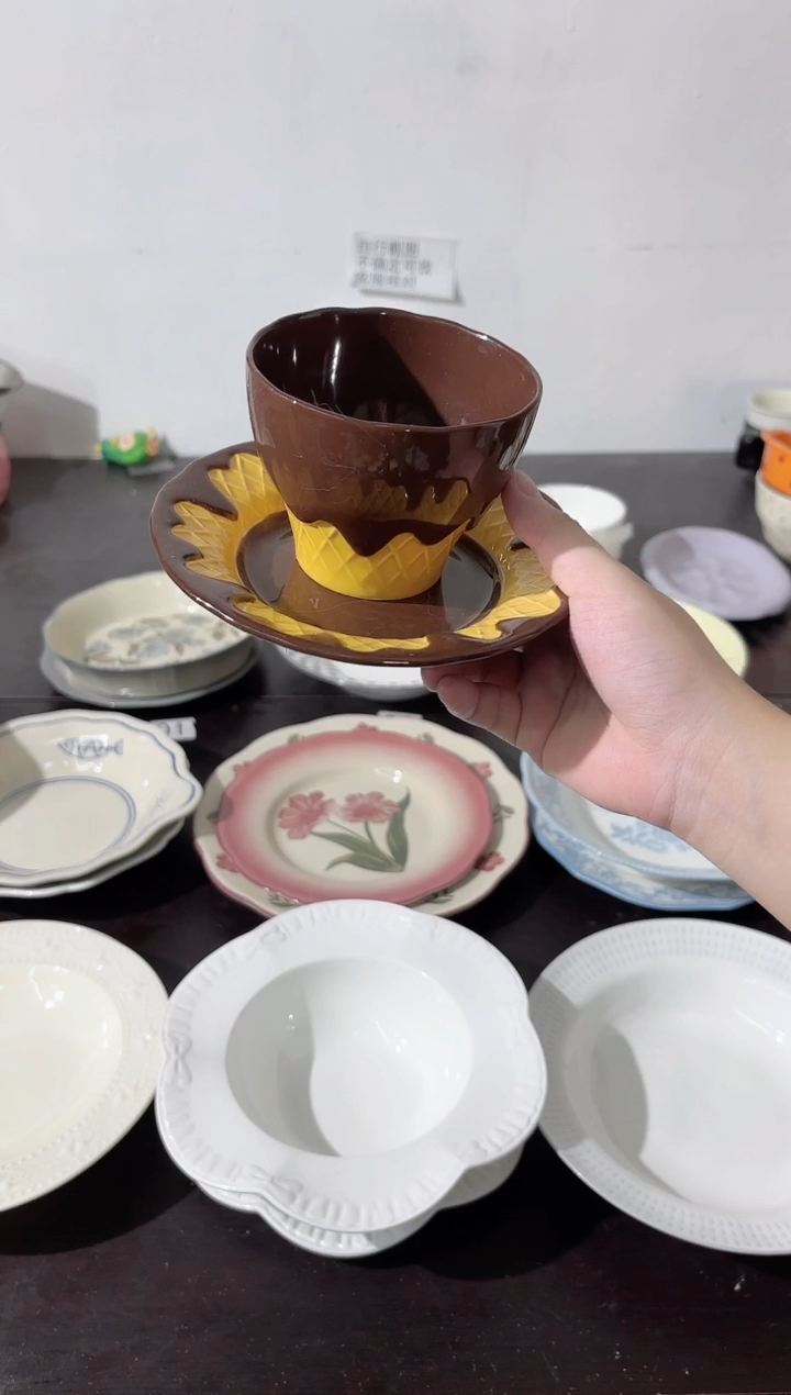 陶直播微瑕黑巧杯碟*1