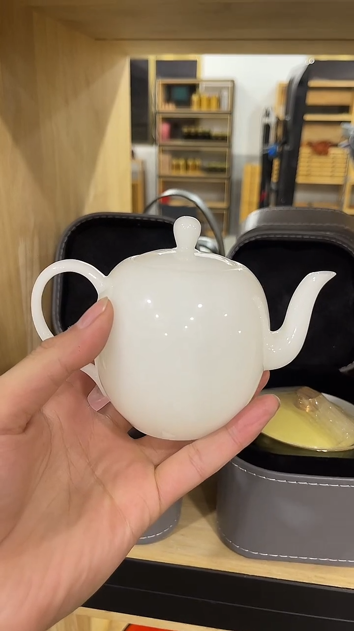 冰种玉瓷美人肩壶，冲单福利