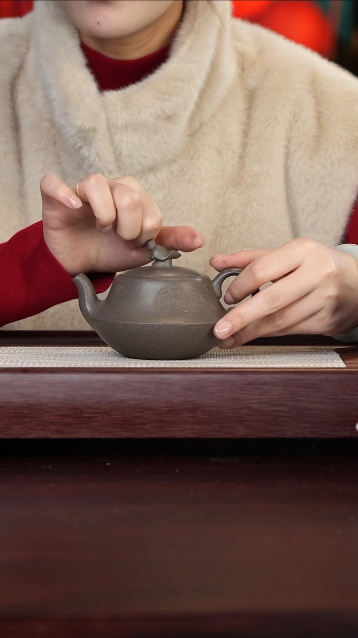 【闪购商品】紫砂壶56号TT青灰禅定280c