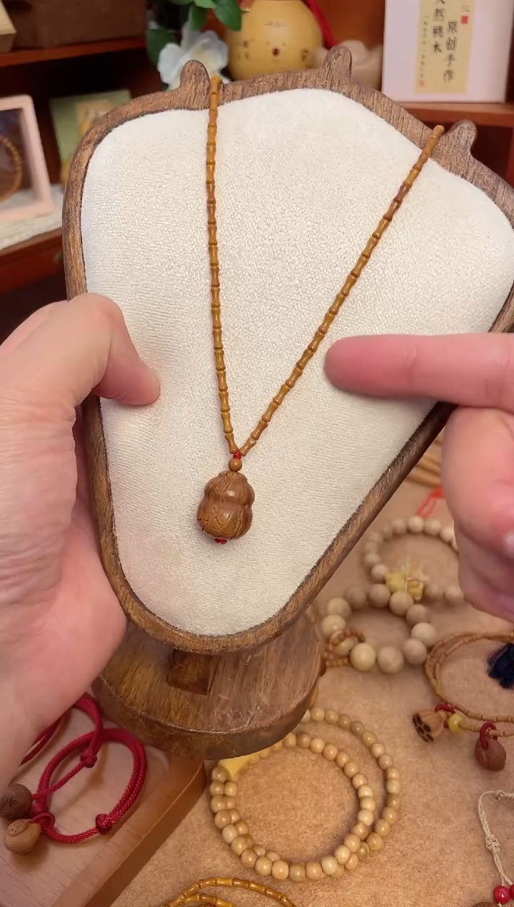 108颗竹节脖挂一物一拍加桃核葫芦