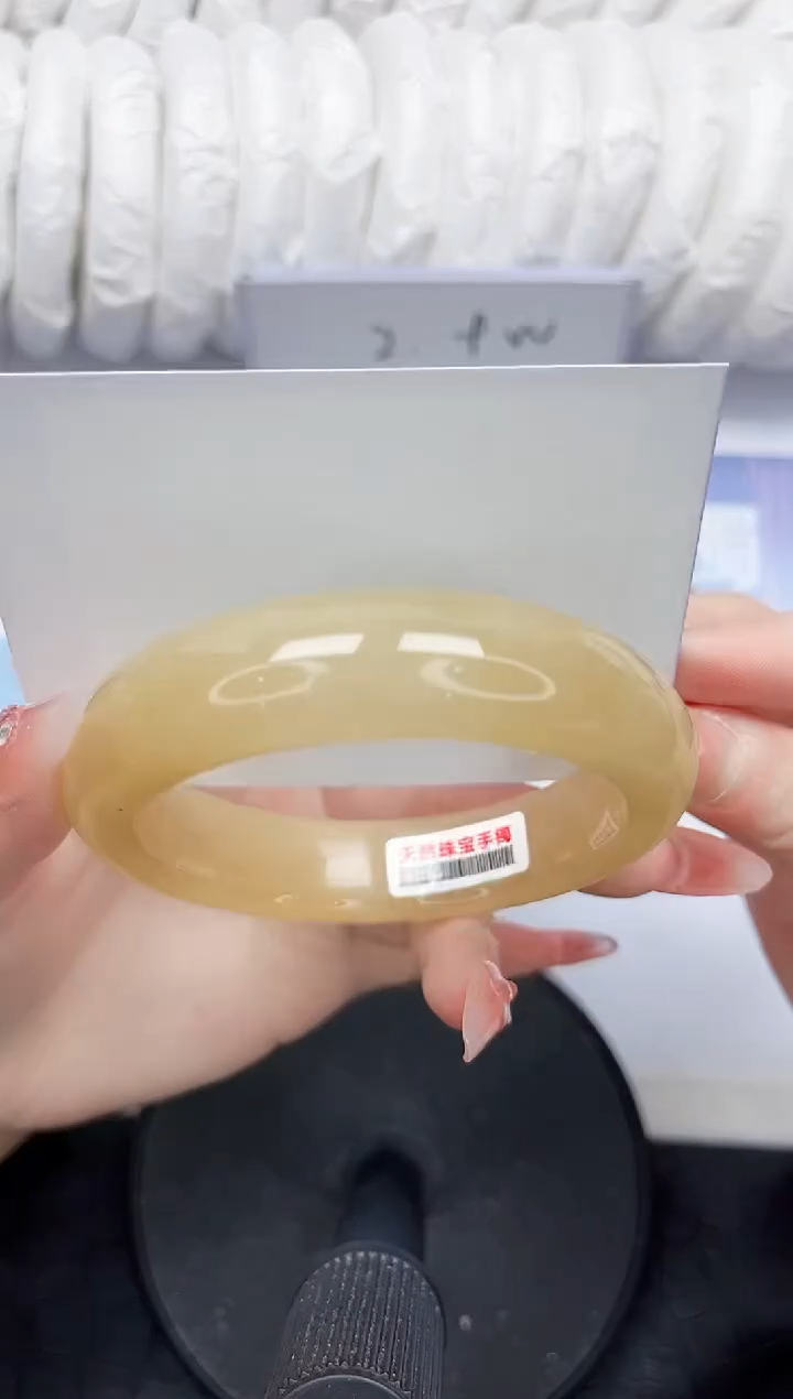 石英质玉手镯未镶嵌125-56