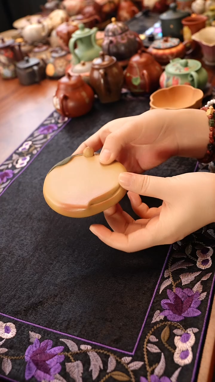 茶壶紫砂黄段泥寿桃杯垫