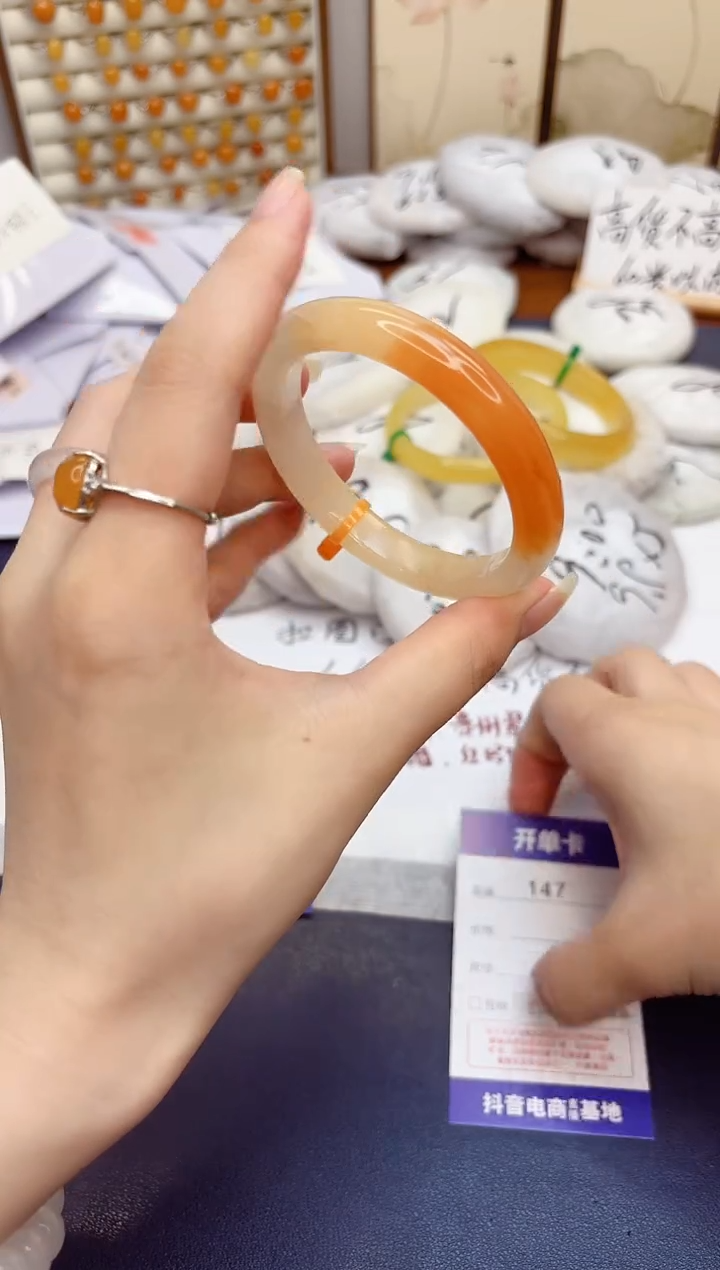 石英质玉手镯未镶嵌147-天山翠-圈口56