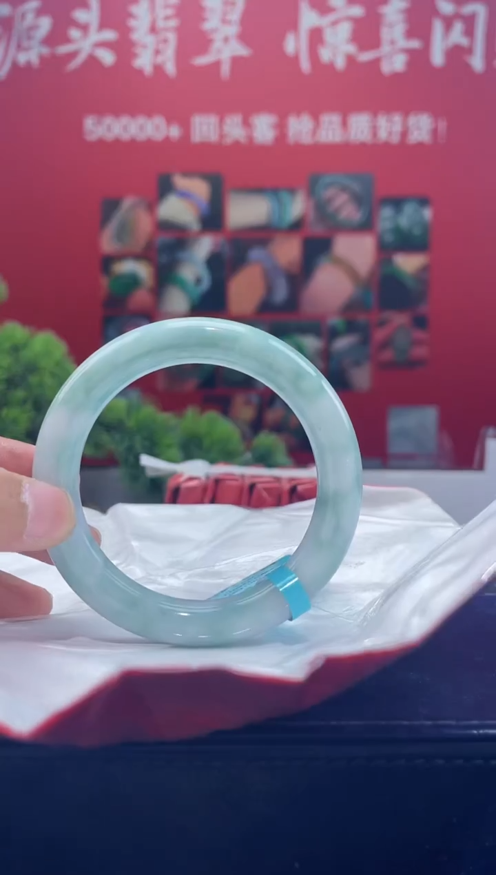 翡翠手镯未镶嵌手镯2