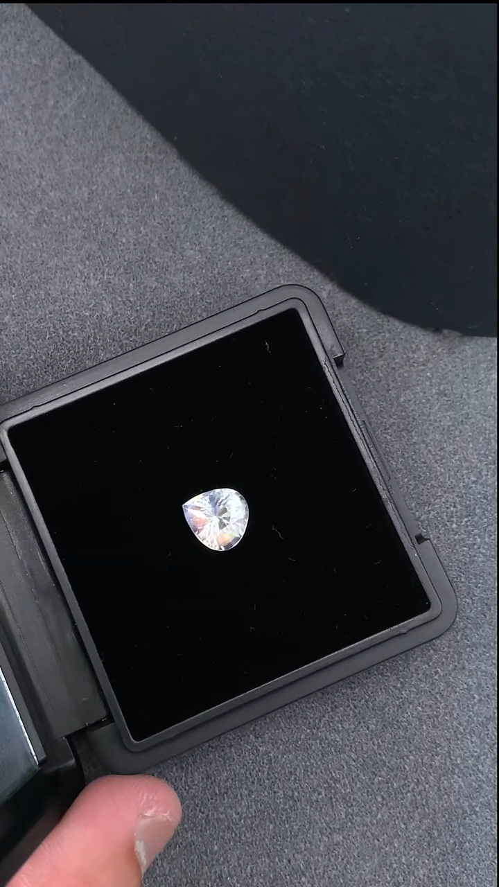 【闪购商品】月光石裸石未镶嵌2.87克拉