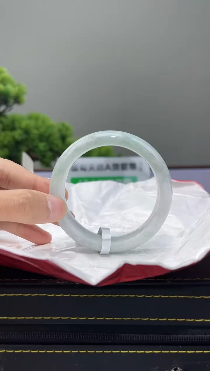 【闪购商品】翡翠手镯未镶嵌手镯7