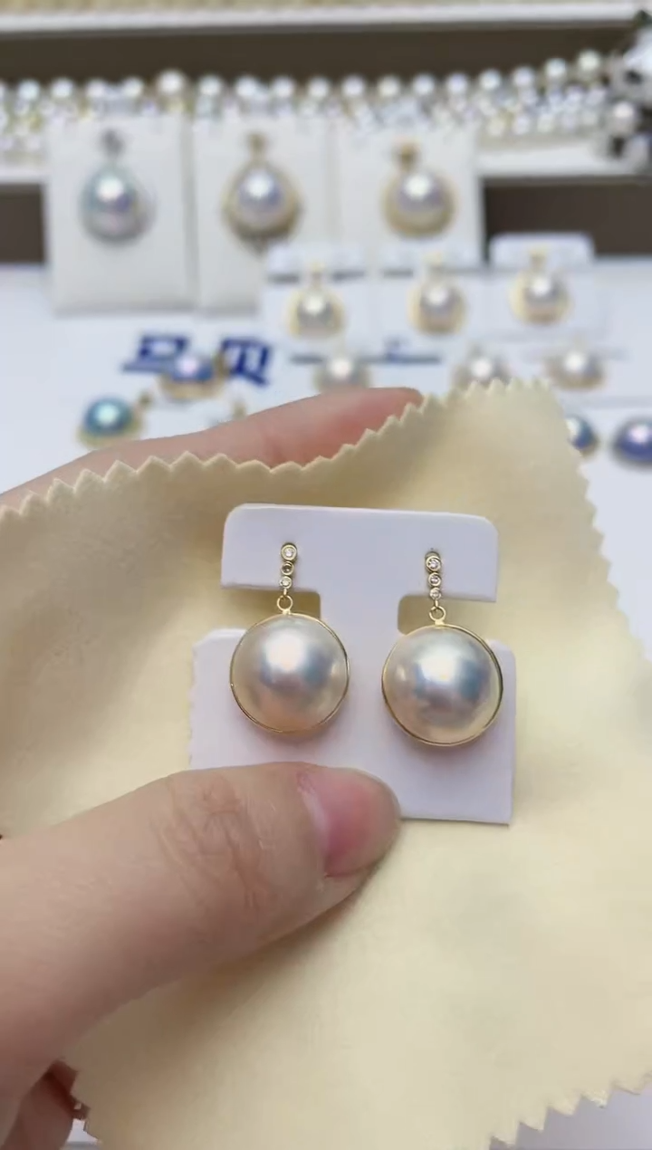 【闪购商品】拼合珍珠（马贝珠）耳饰18K金镶嵌A66