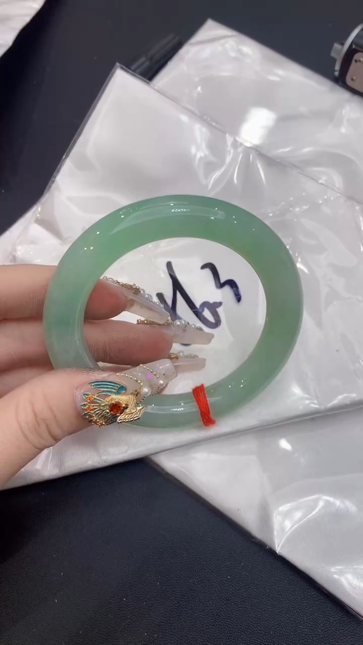 【闪购商品】翡翠手镯未镶嵌0850706875
