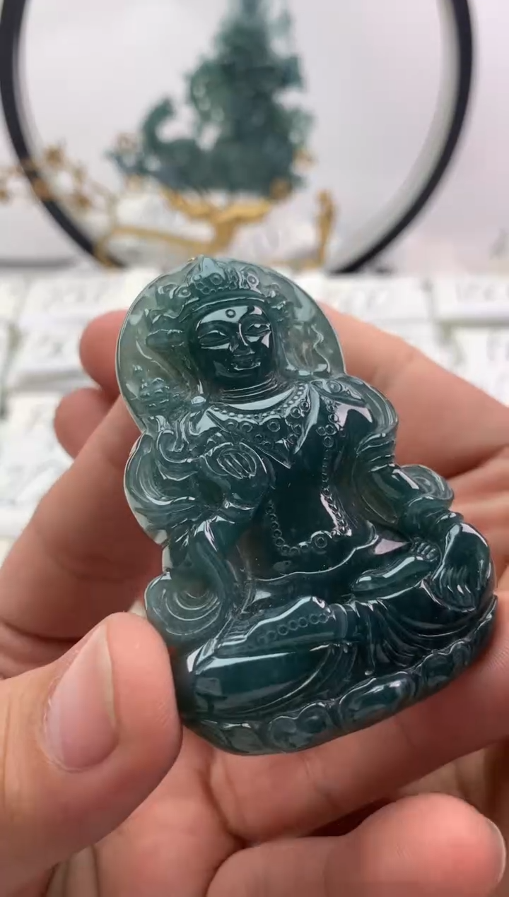 翡翠未镶嵌颈饰度母观音