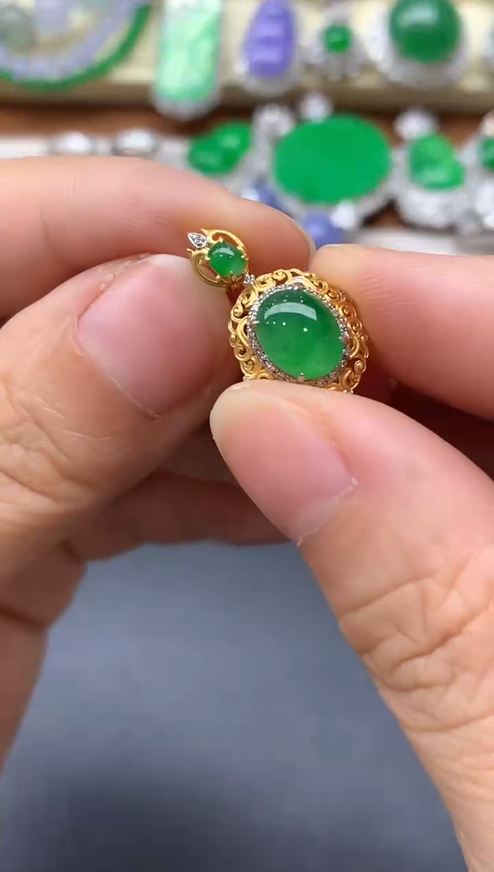 颈饰18K金镶嵌翡翠262-中国好珍宝