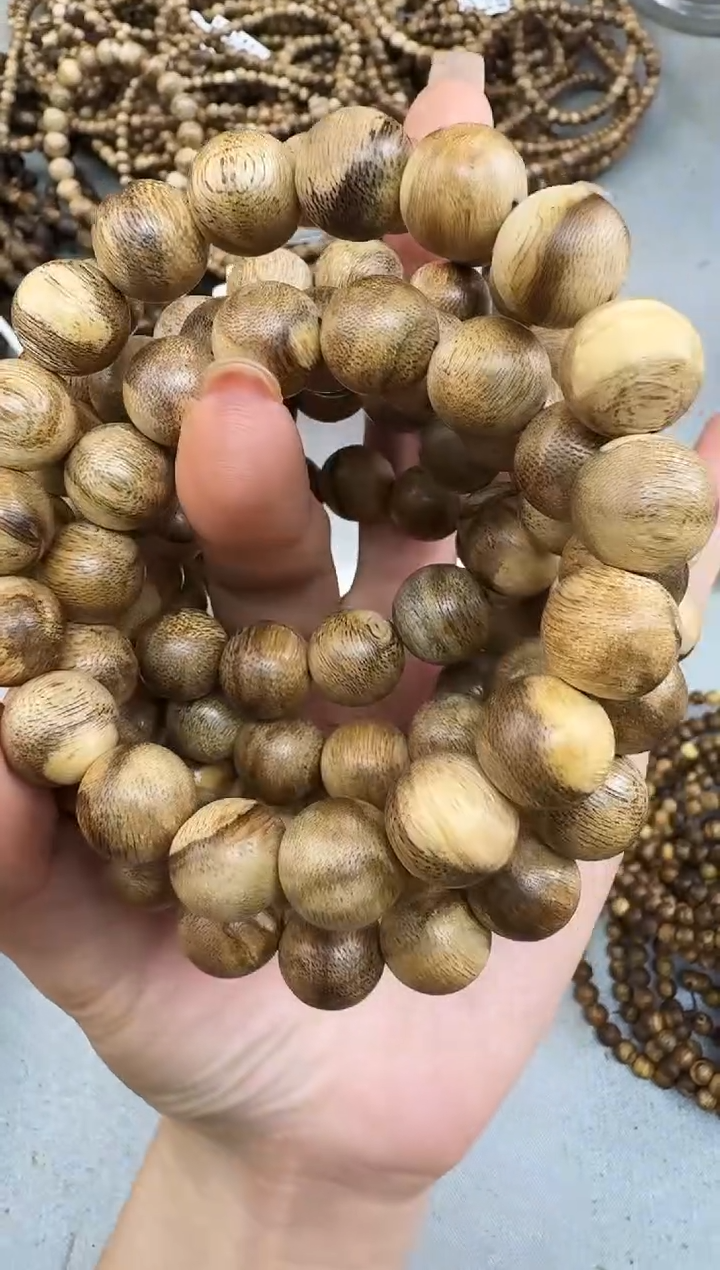 沉香手串1.2海南树心格圆珠单圈多样性发一