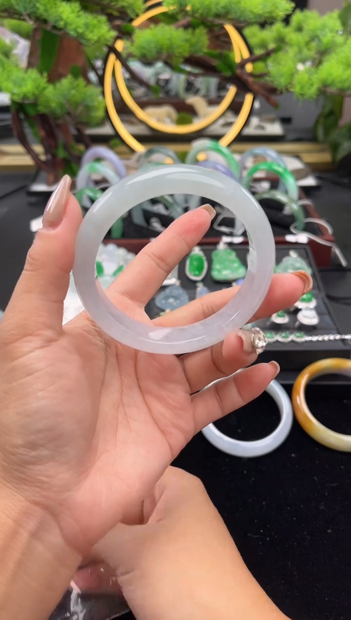 未镶嵌手镯翡翠手镯