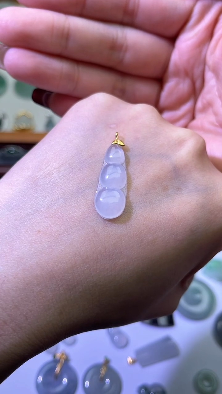 【闪购商品】翡翠吊坠(不含链)18K金镶嵌翡翠A货白冰豆子