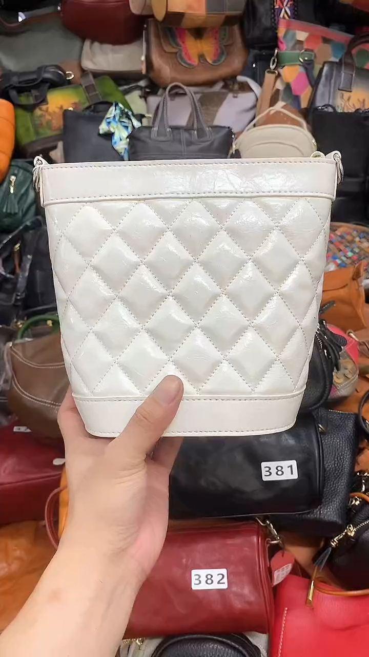 头层牛皮斜挎包394.