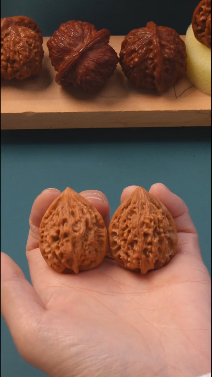 吊坠文玩核桃懋**亲32十三陵鸡心6号