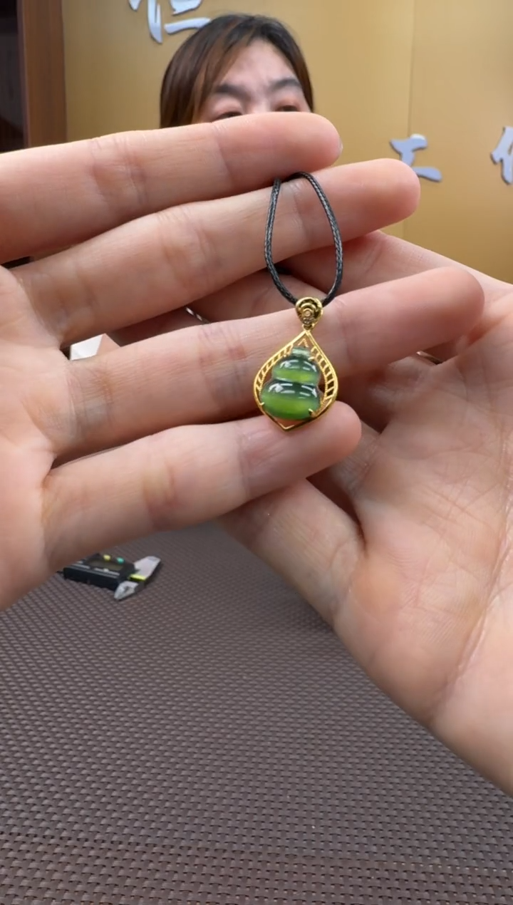 【闪购商品】和田玉挂件18K金镶嵌挂件