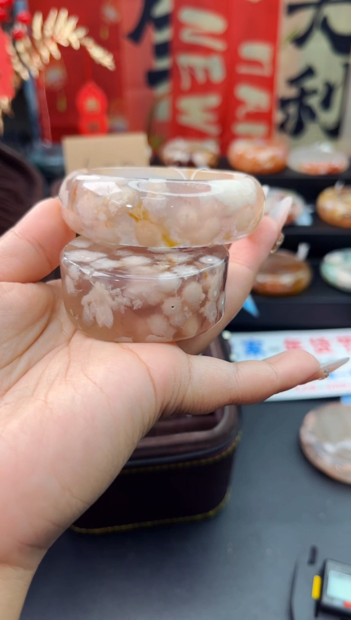 【闪购商品】石英质玉手镯未镶嵌赠送镯心（57圈口）