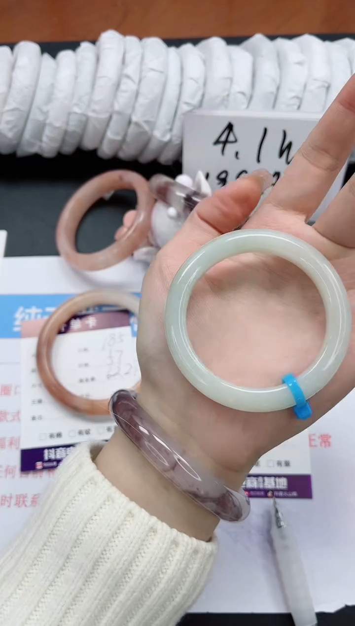 【闪购商品】石英质玉手镯未镶嵌k186-51.3