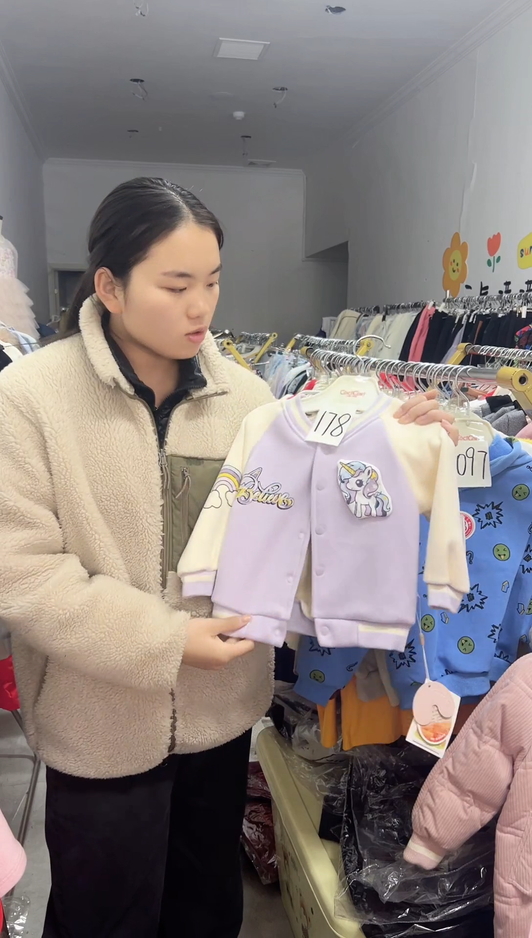 137编码90尺码色连帽卫衣