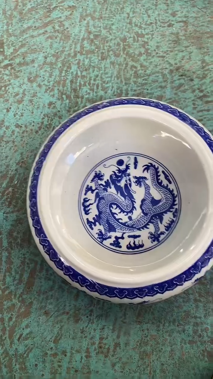 摆件瓷青花釉下龙纹水洗