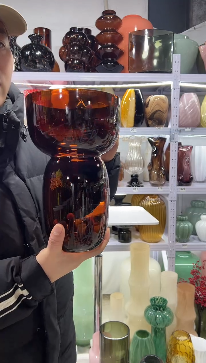 琥珀色花瓶微瑕介意勿拍