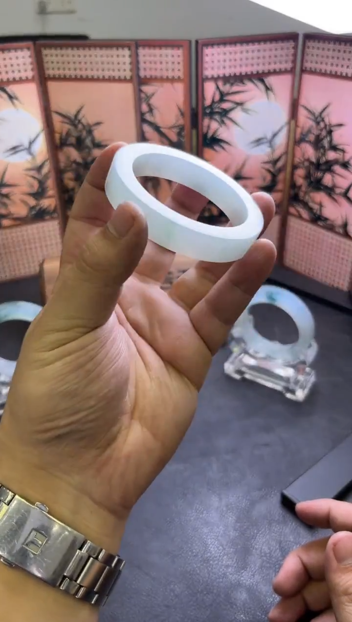 未镶嵌手镯定制翡翠手镯定制